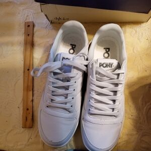 Pony Low Core Sneakers